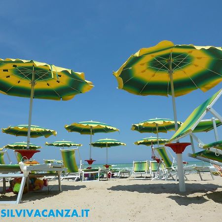 Green Marine B16 Silvi Vacanza Silvi Marina Exterior photo